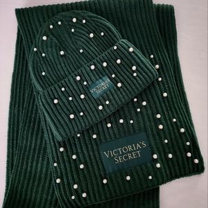 Victoria's Secret Hat and scarf set